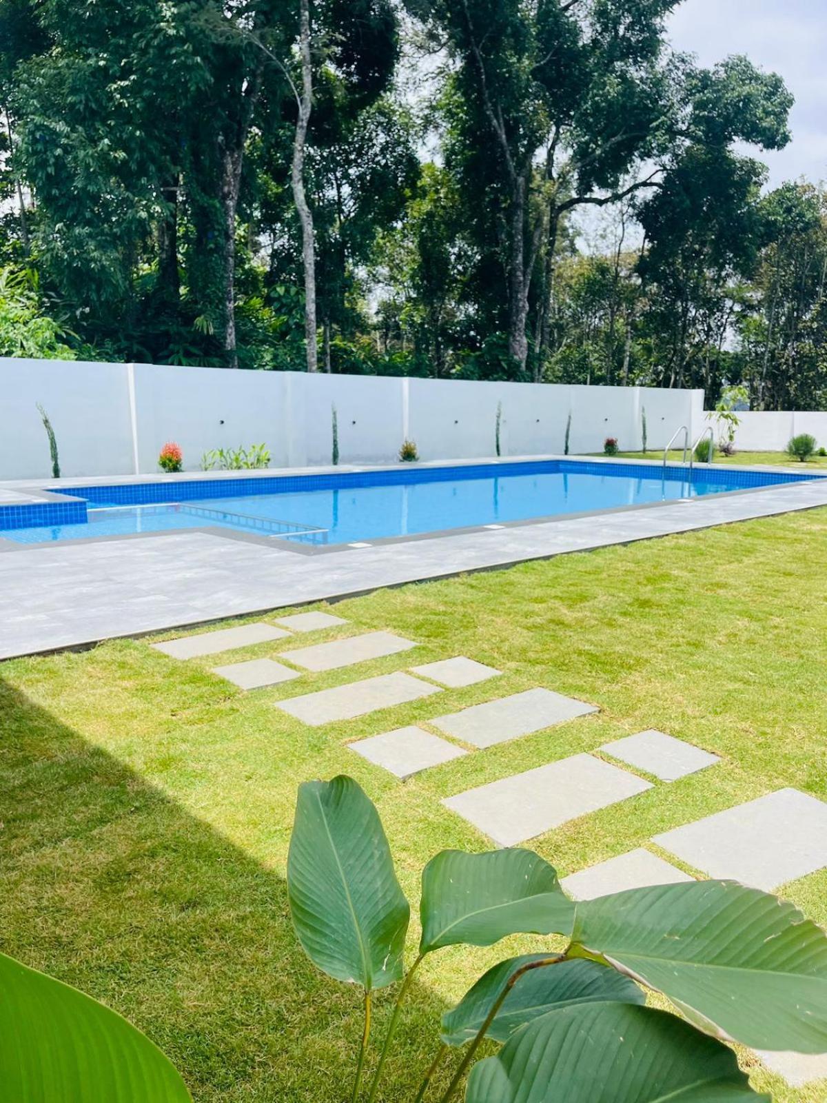 The Windy Mist Resort Munnar Chinnakanal Exterior foto